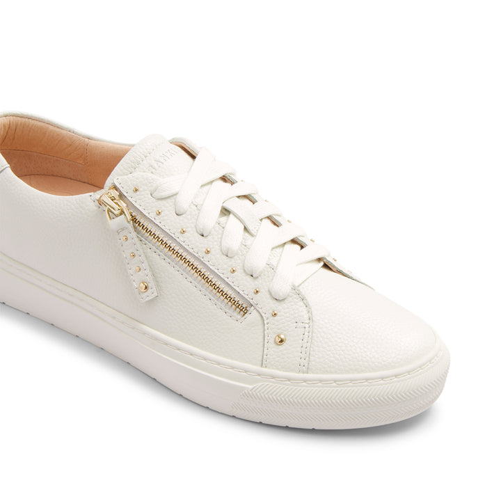 FRANKIE4 Billie White Stud