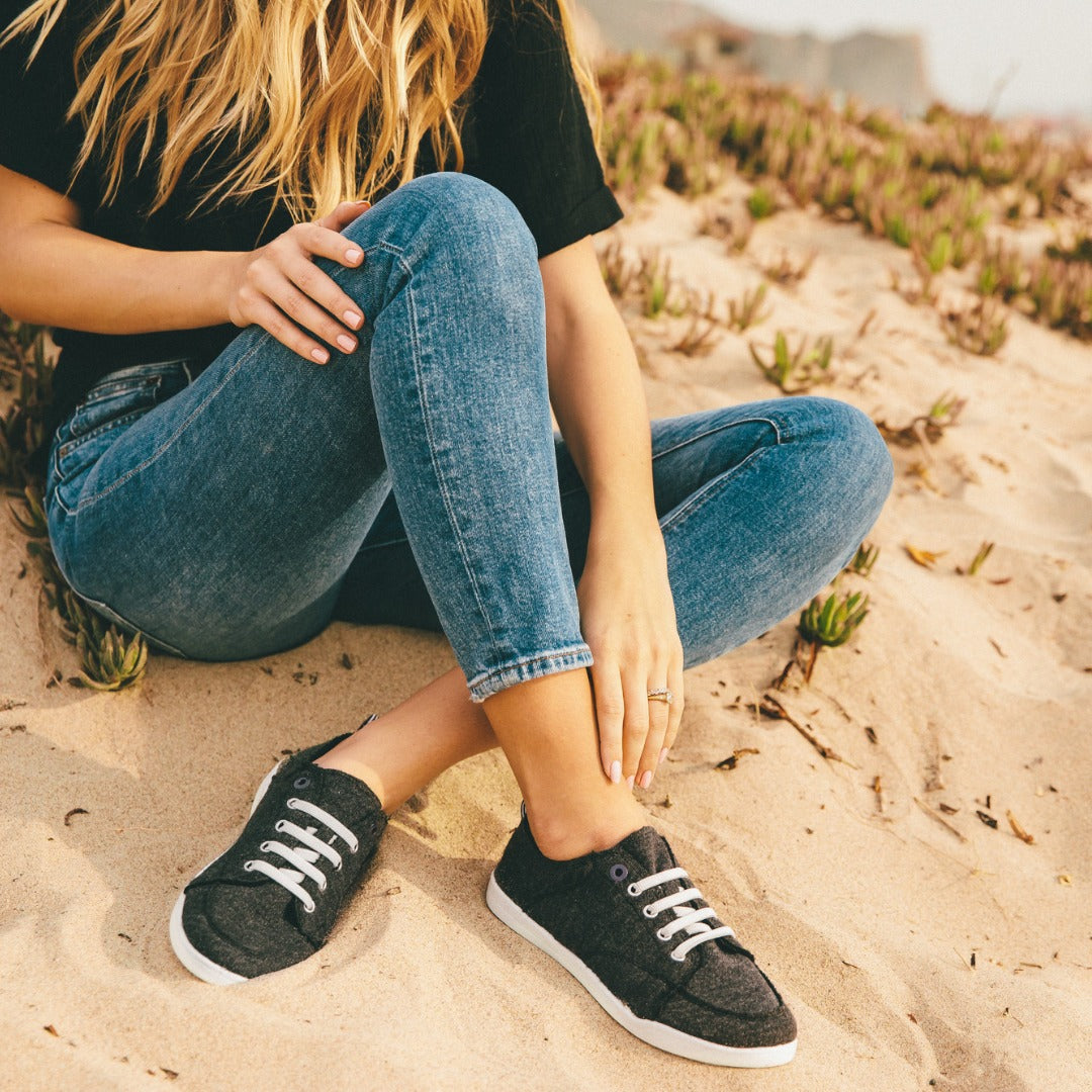 Pismo Black Canvas