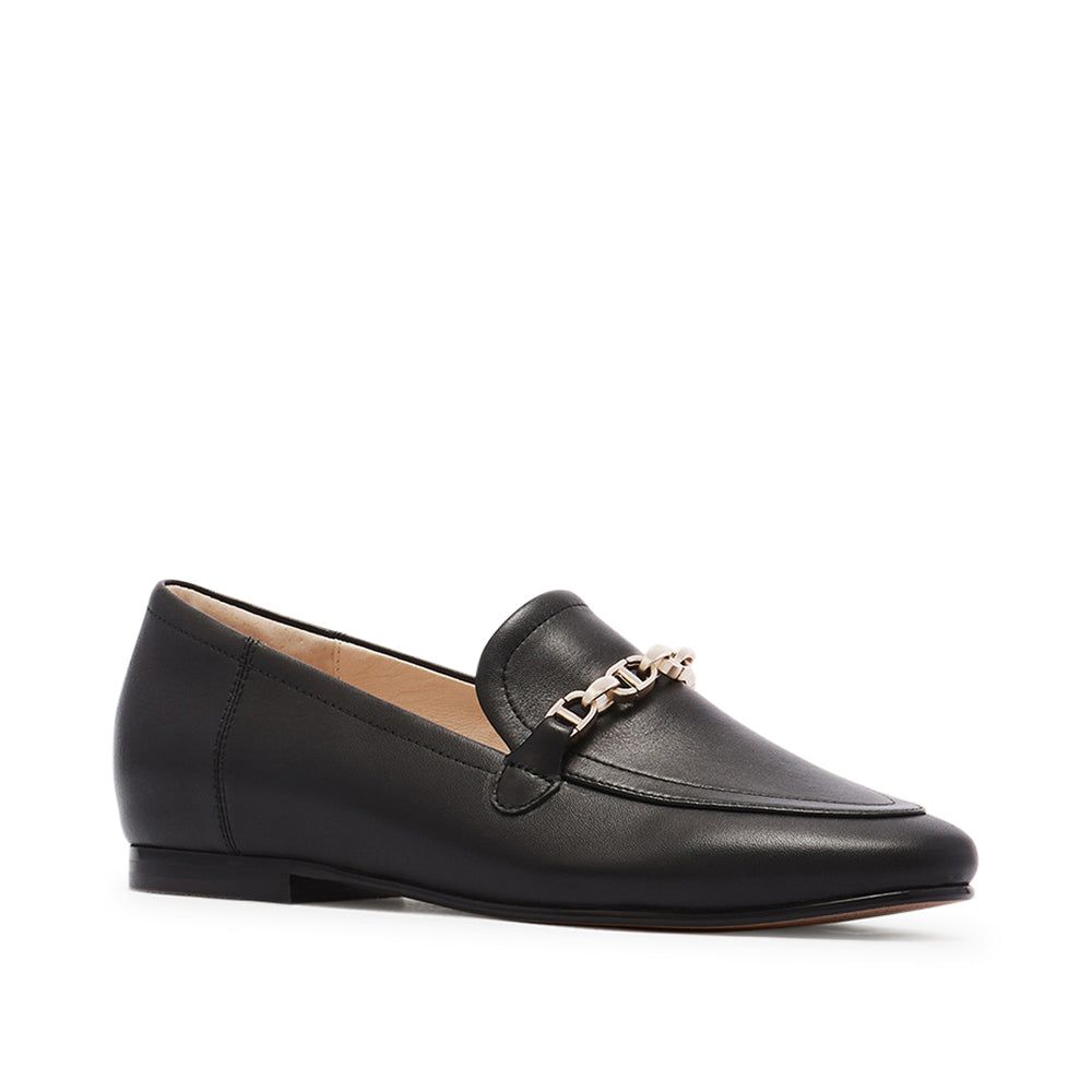 Comfort dress black loafer shoe with a gold chain