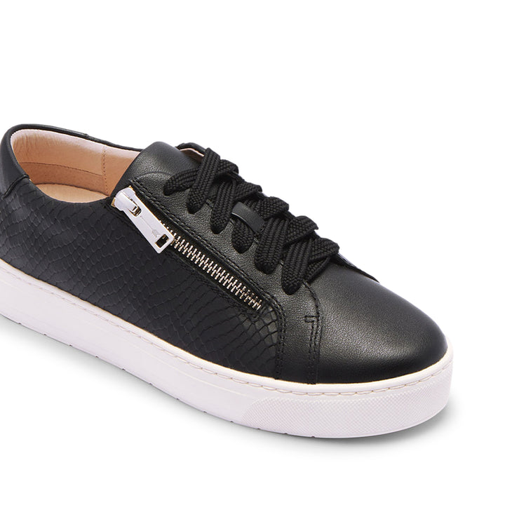Billie II Black Emboss