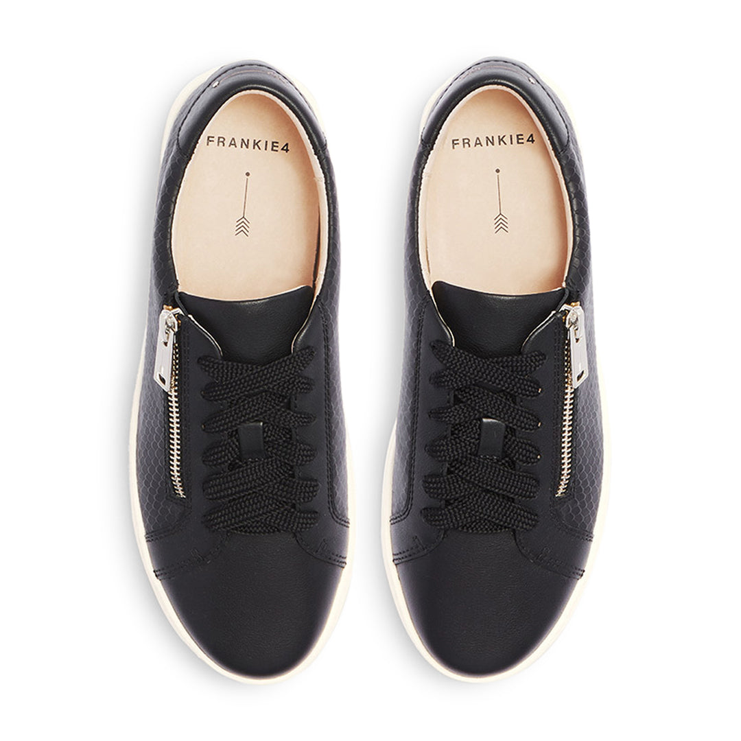 Billie II Black Emboss