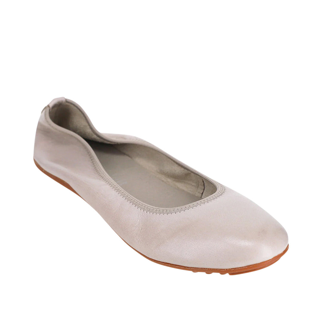 LE SANSA Barbara Ballet Flat#color_Silver-grey