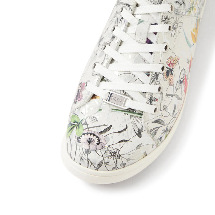Delilah XF White Field