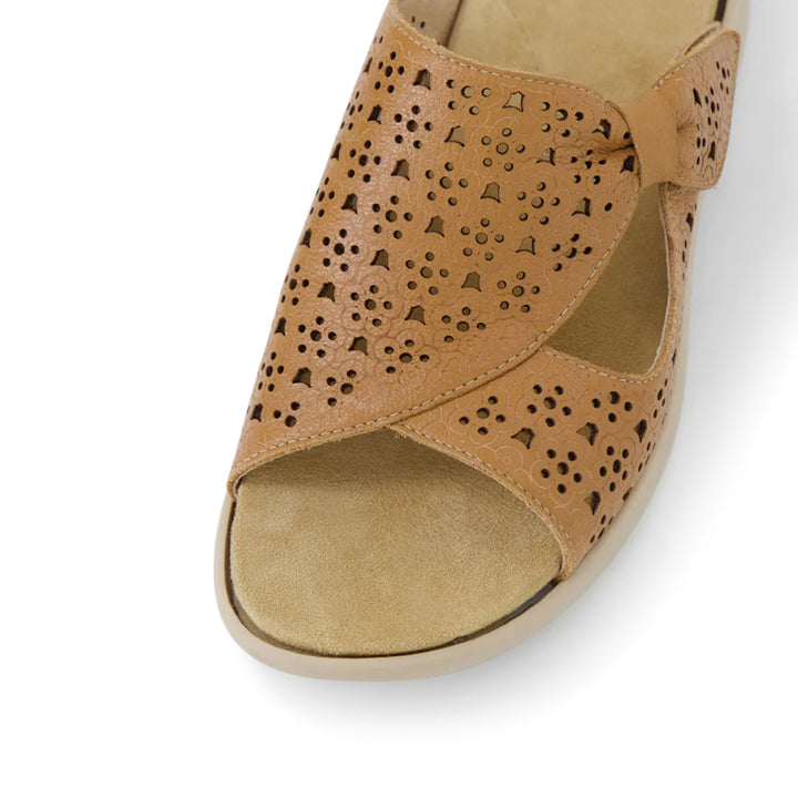 Binty XW Tan/Almond