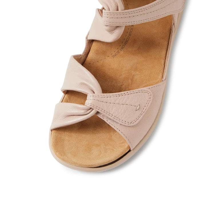 Bobbies XW Nude Almond