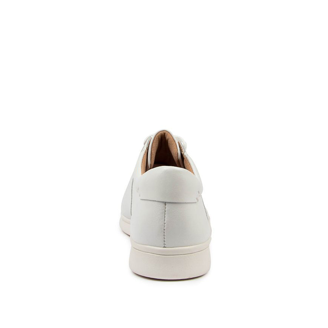 Delilah XF White
