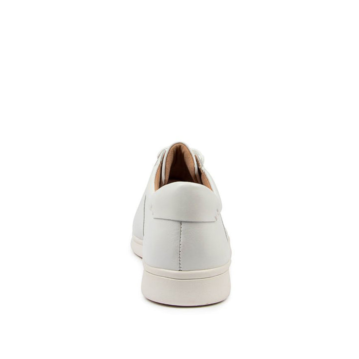 Delilah XF White