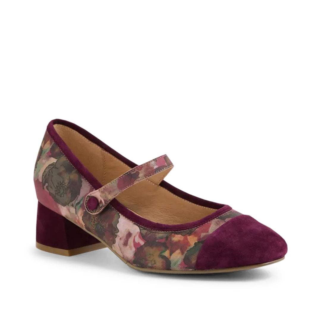 Zilla W Burgundy Shiraz Flower