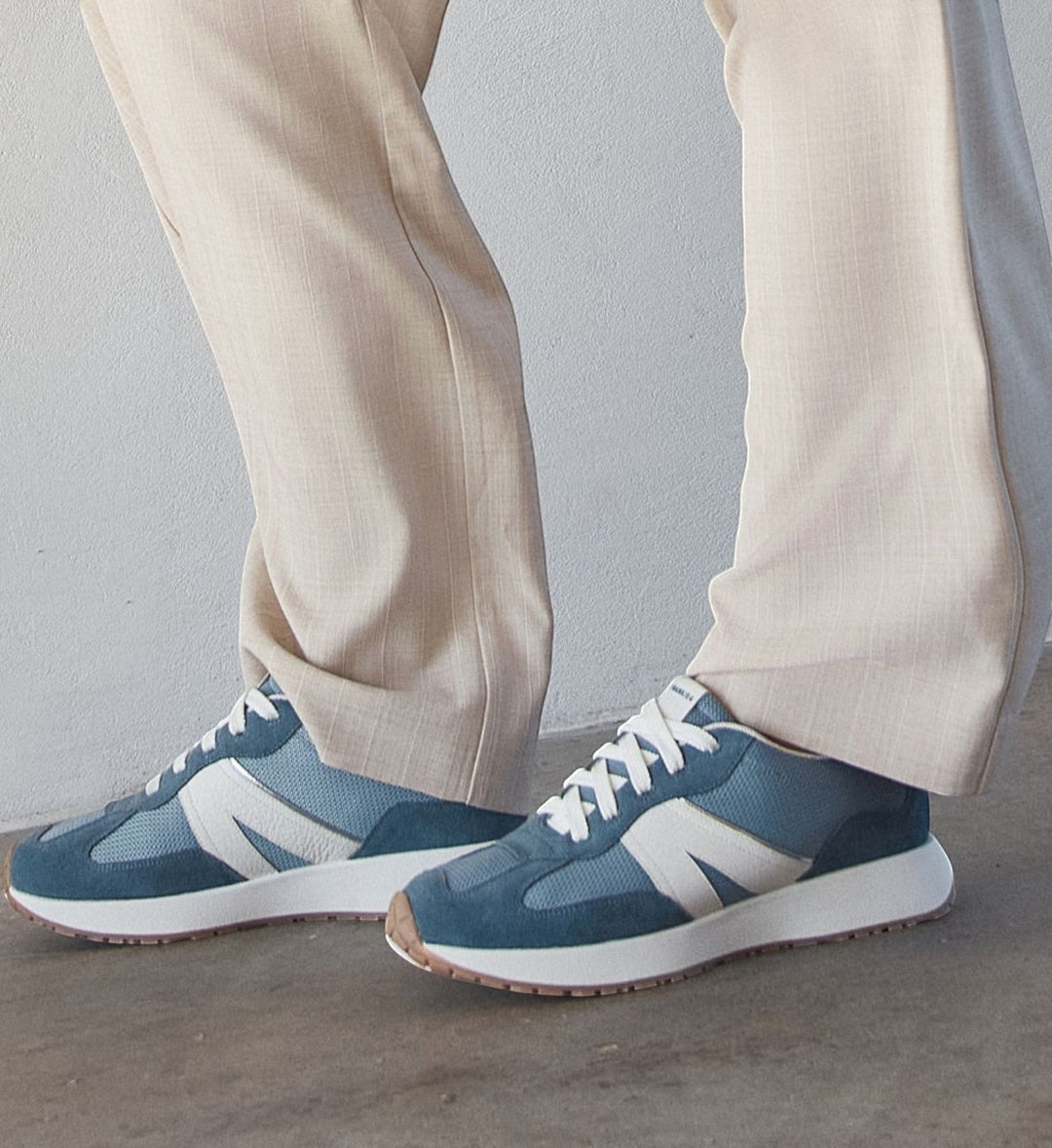 House of Florian Axel II Denim sneakers in blue suede and rPET knit with white accents and laces.