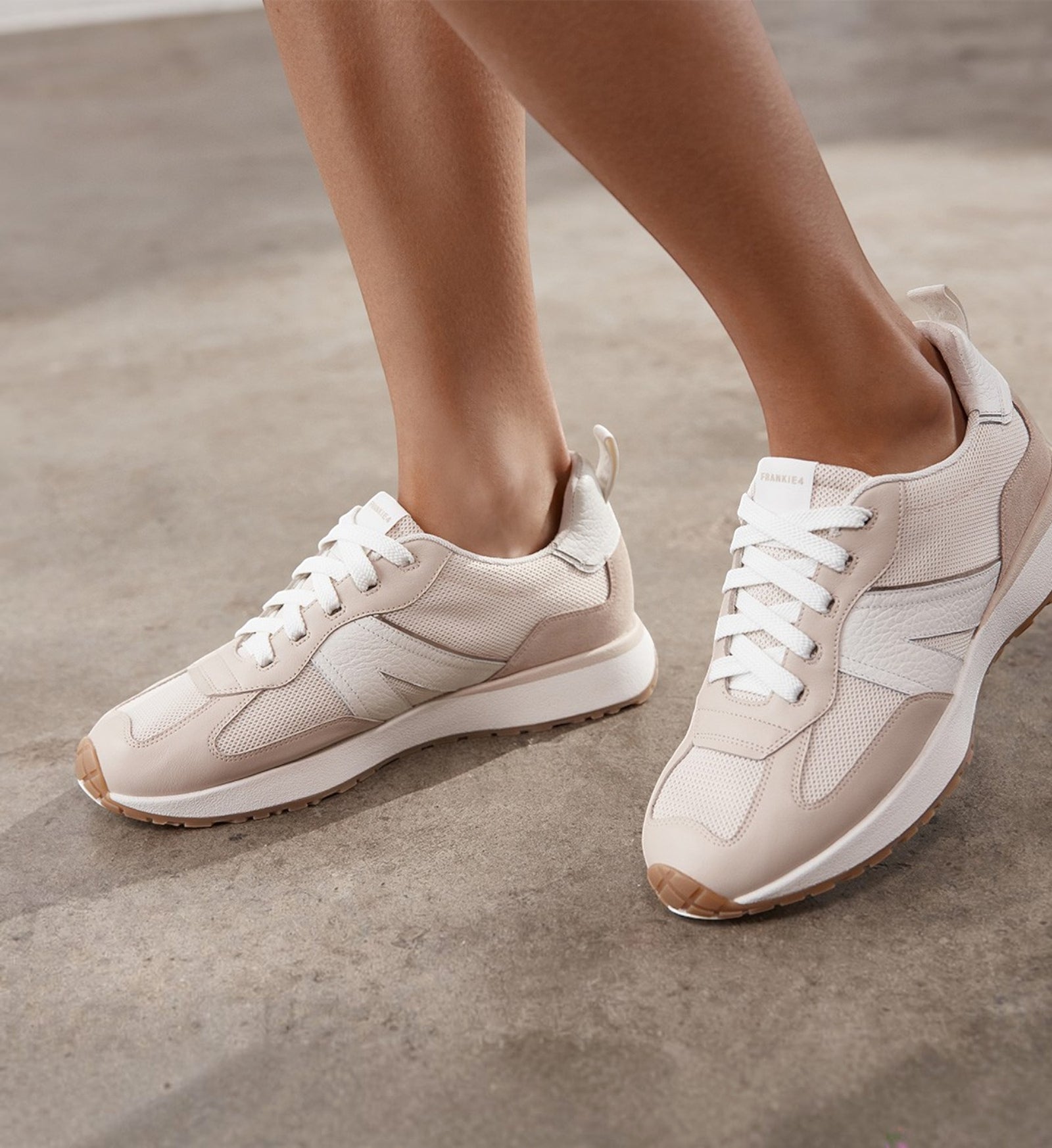 House of Florian Axel II Natural leather and mesh sneakers with white laces and tan soles. Designed for comfort and style.