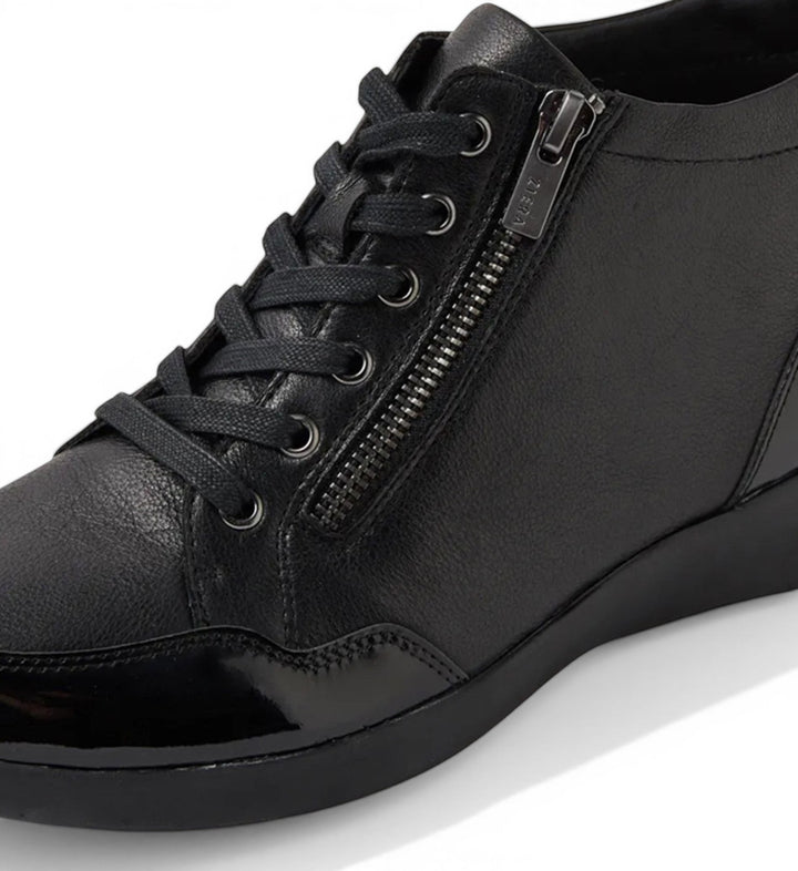 House of Florian Neonne W Black leather high-top sneakers with side zipper and patent toe cap.