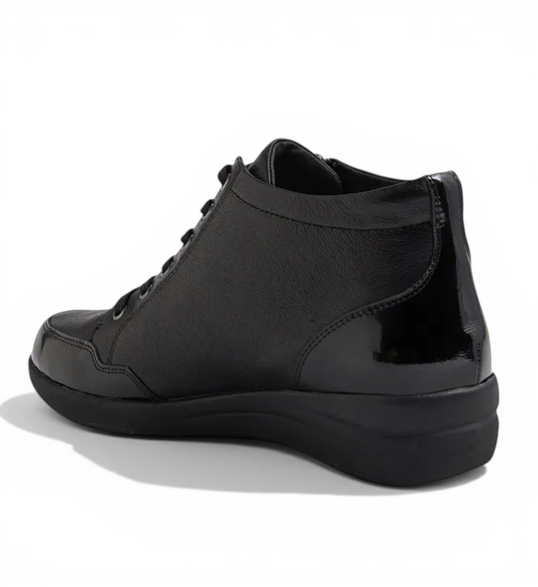 House of Florian Neonne W Black leather high-top sneakers with lace-up closure and patent heel accent.