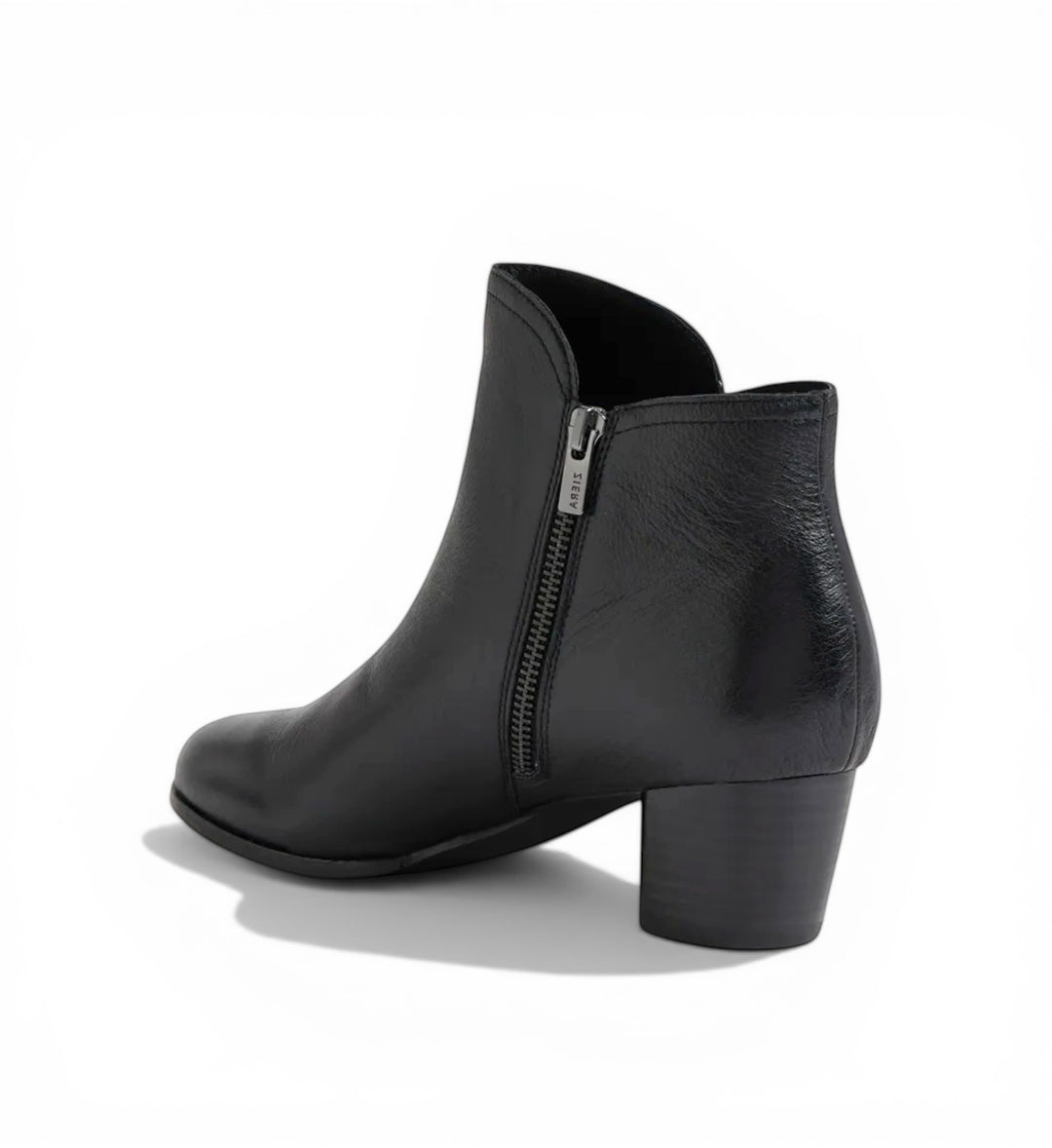 House of Florian Gebben W Black leather ankle boots with side zipper and block heel.