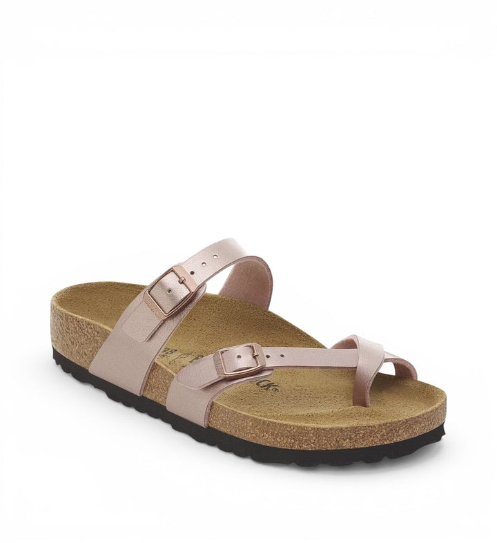 House of Florian Mayari copper thong sandal with toe loop and adjustable buckle straps. Made from Birko-Flor®.