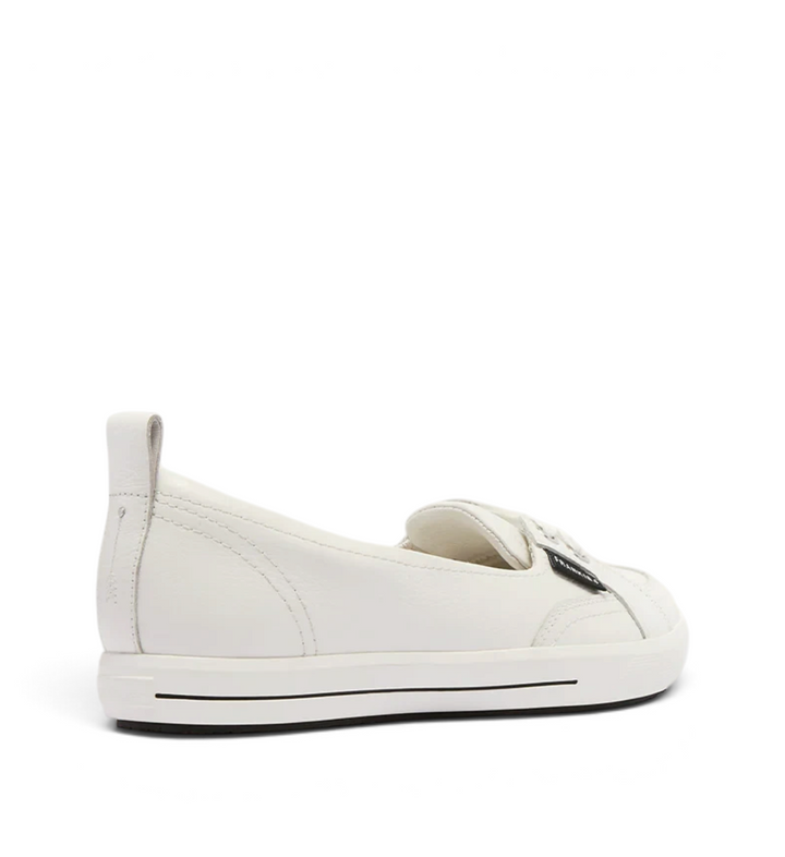 House of Florian FRANKIE4 Sophie IV white tumbled leather slip-on flat shoe with supportive cushioned sole.