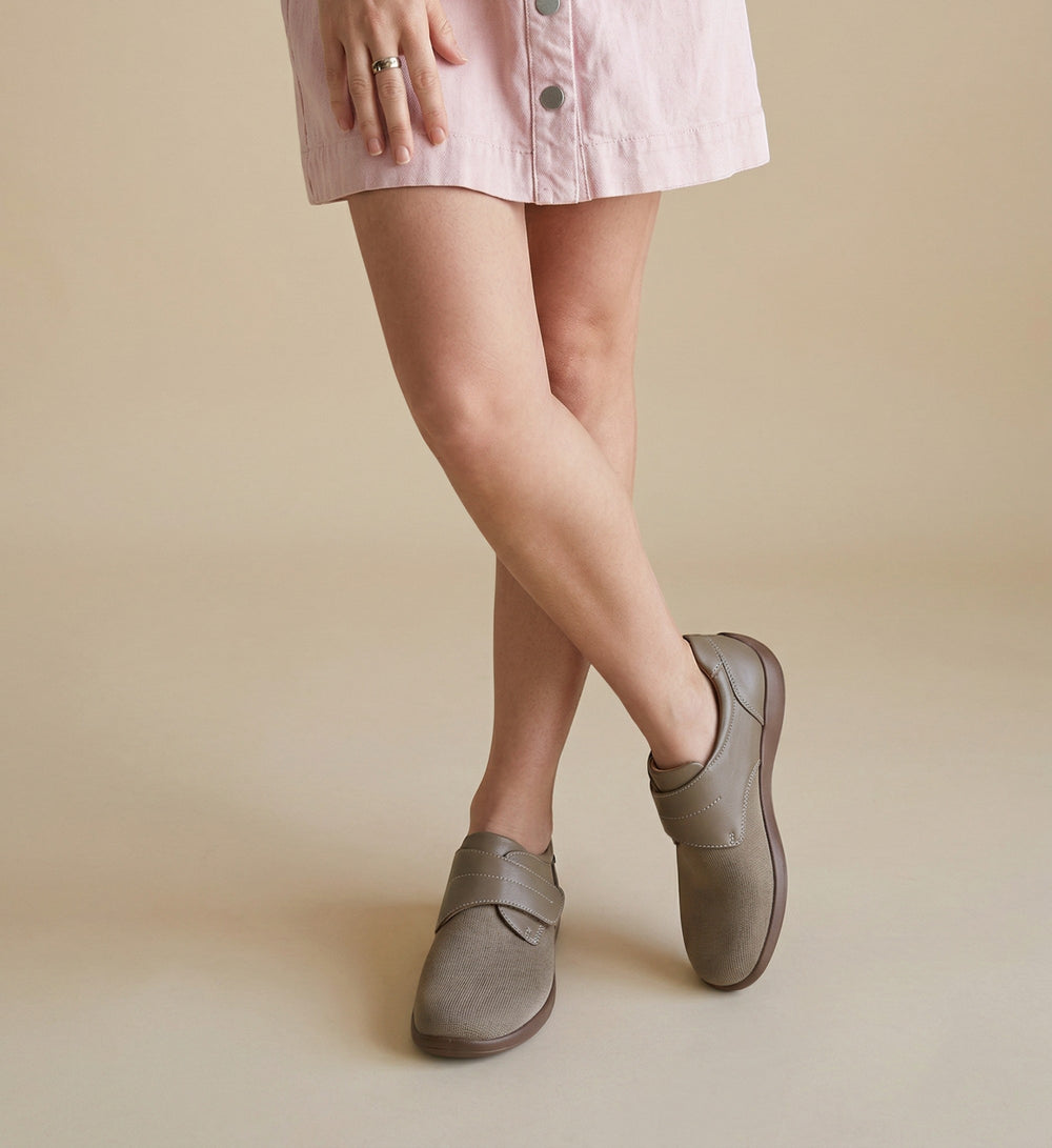 House of Florian REVERE Porto W Taupe leather and flyknit shoe with adjustable strap and arch support.