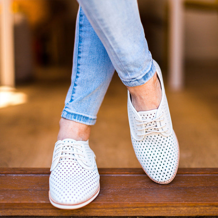 Derby Punch White